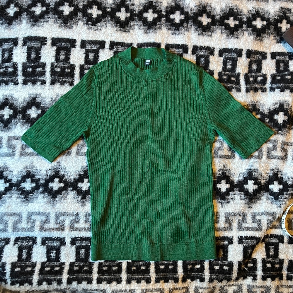 Uniqlo T-shirt wool sweater size XL